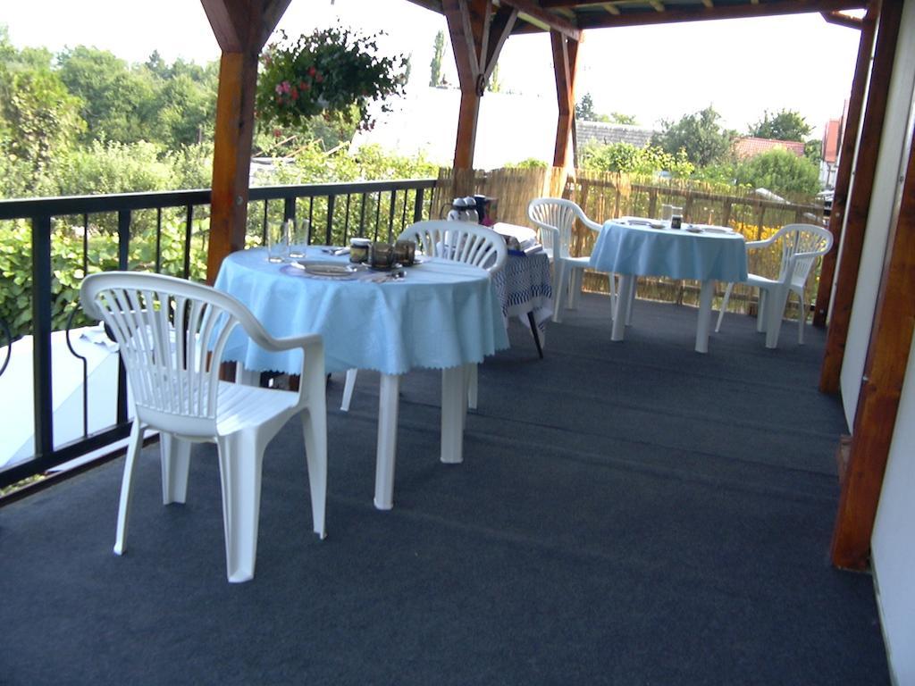 Platanus Bed & Breakfast Beckov Exterior photo